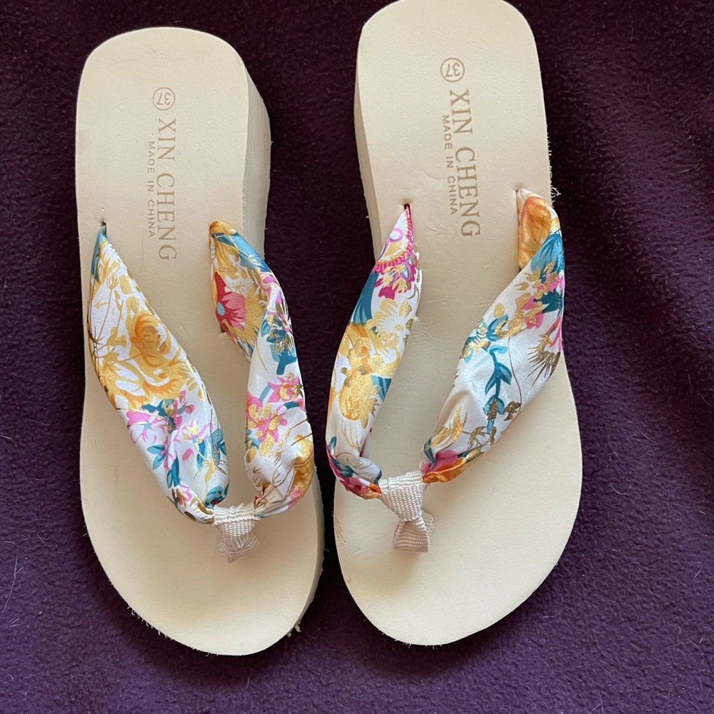 Flip flops - Picture 2 of 4
